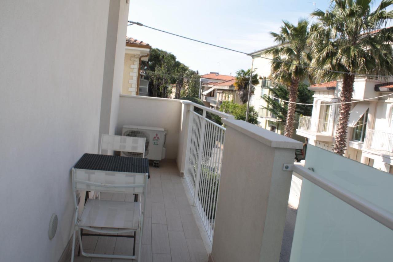 Casa Vacanze Aurora Centro Rimini Exterior foto