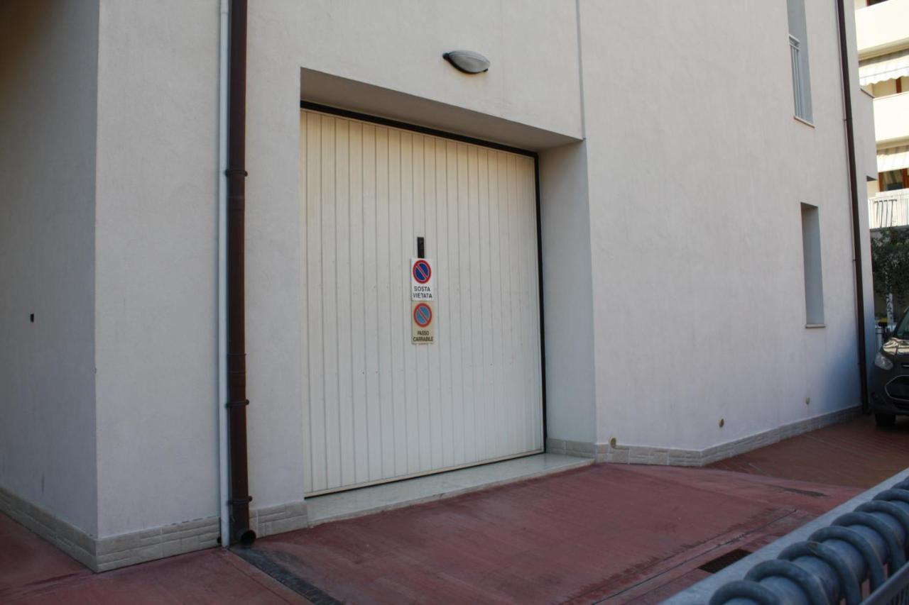 Casa Vacanze Aurora Centro Rimini Exterior foto